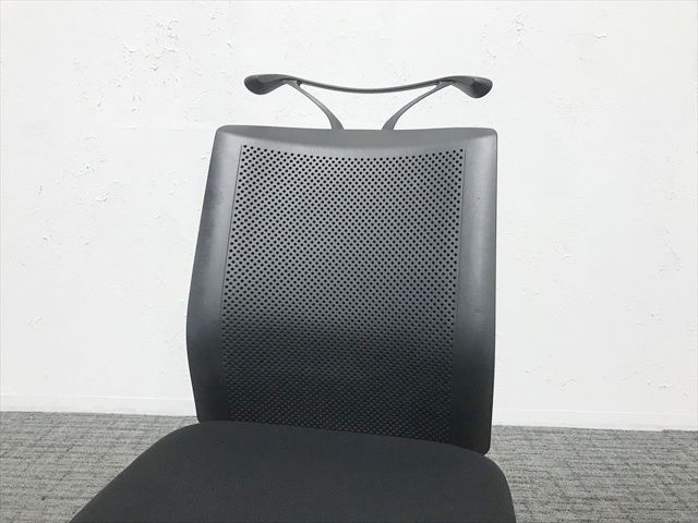 オカムラ ブラック