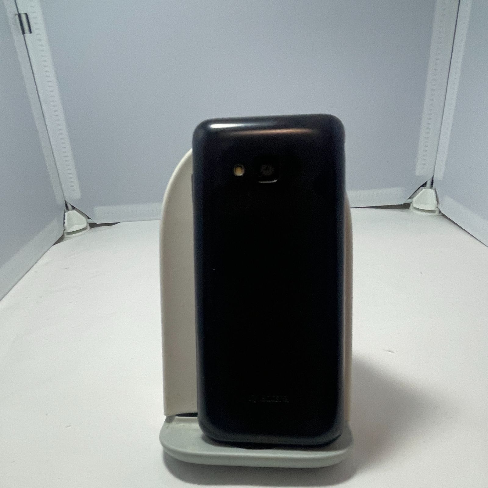au - 【美品】グラティーナ　KYF39 au ブラック au、「＋メッセージ」に対応した4G LTEケータイ「GRATINA KYF39