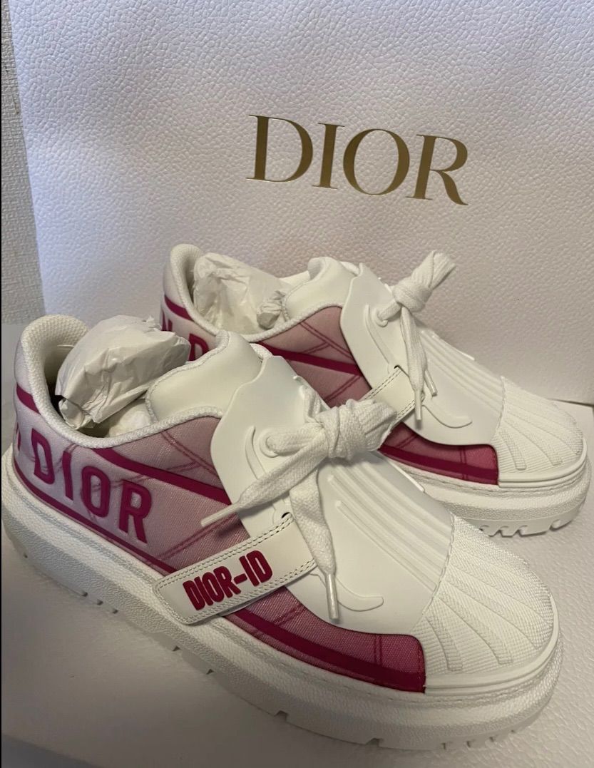 DIOR 国内発送 DIOR-ID スニーカー Pink White 可愛い - メルカリ