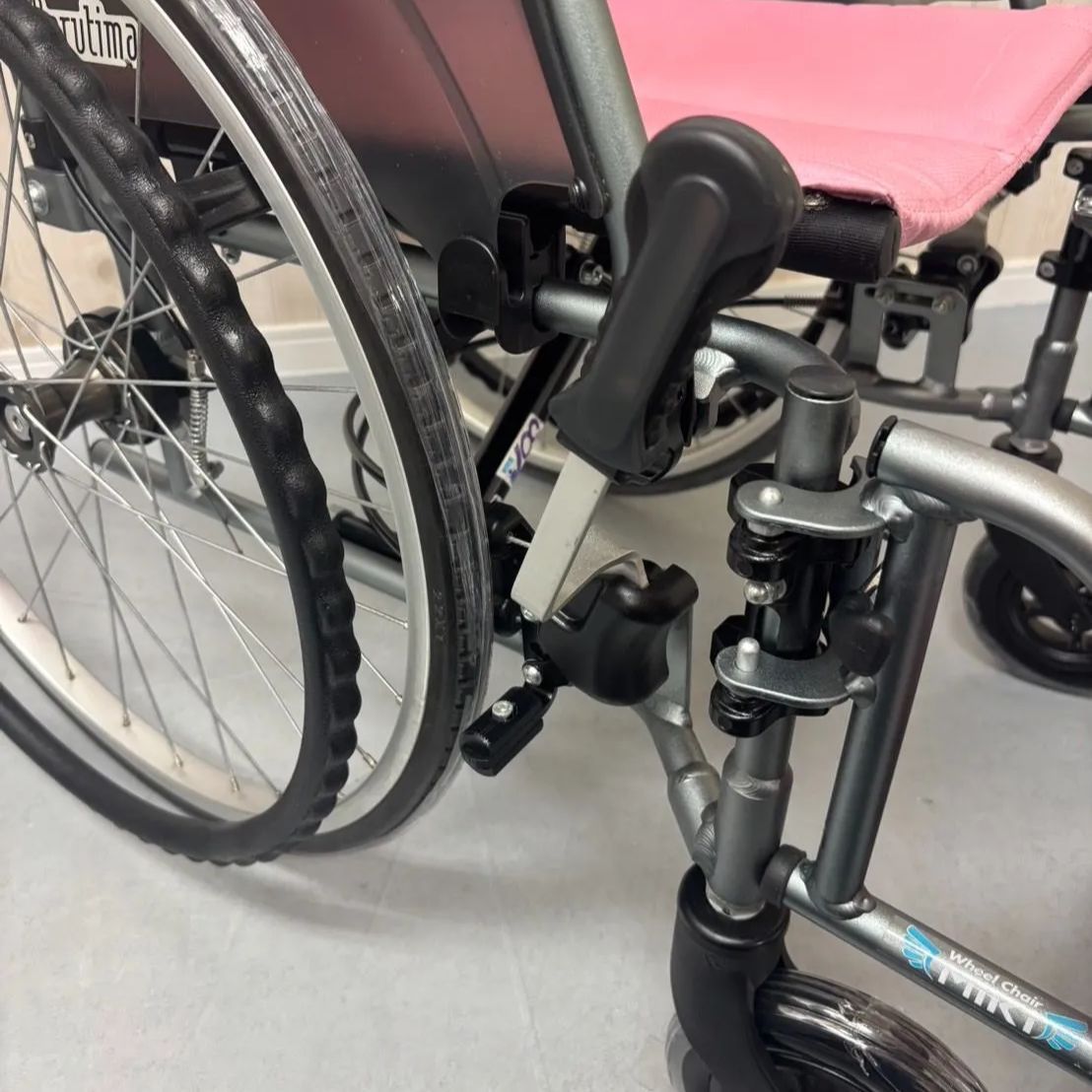 Panasonic パナソニック 介助用 軽量 車椅子 ライクルアクティ