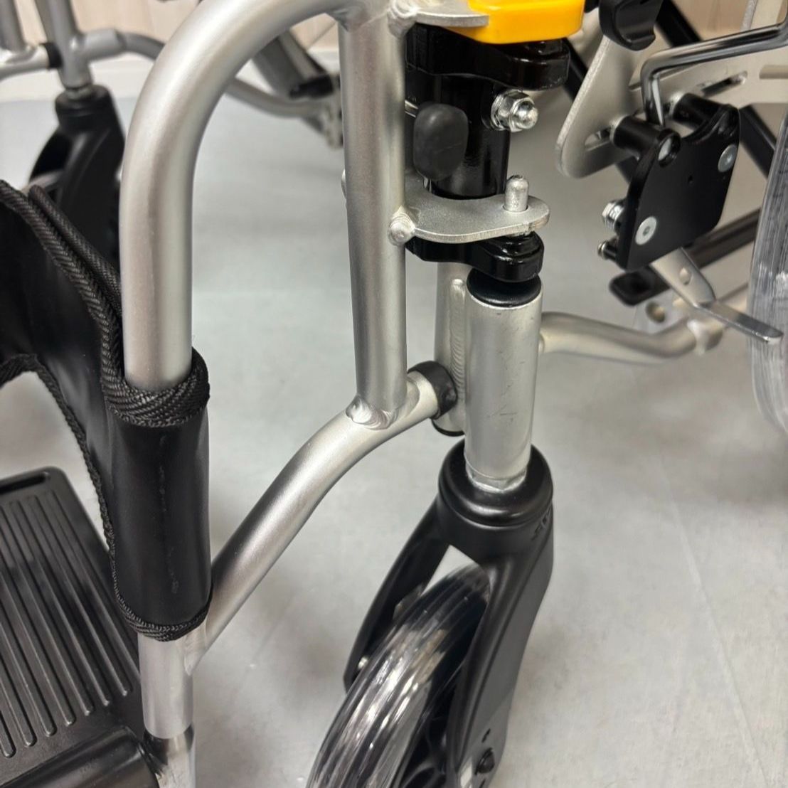 OX miniNEO キッズ 車椅子 グリーン miniNEOキッズ | オーエックスエンジニアリング