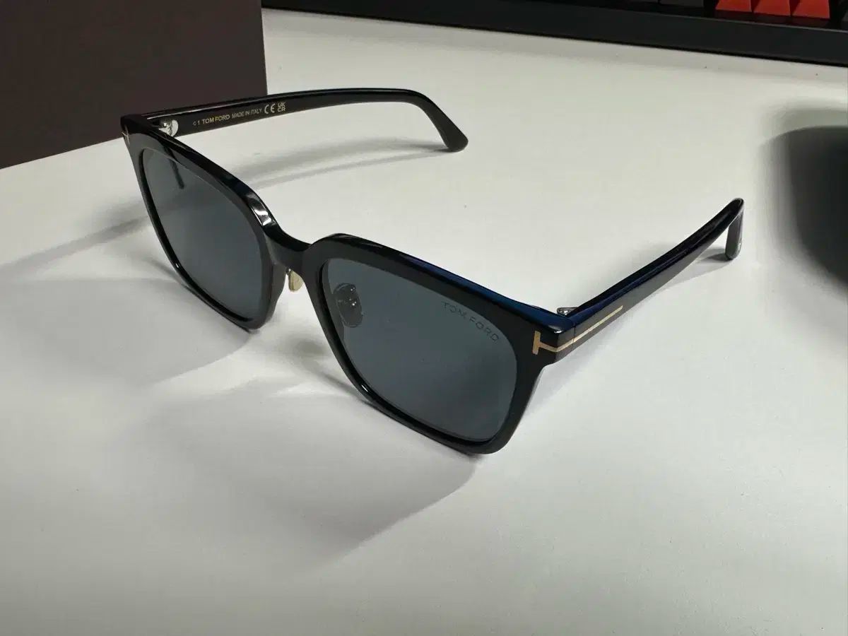 TOM FORD(トムフォード) TF1132 ー K ブラック サングラス 新品 TF