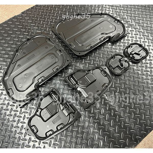 い*読様 三菱純正 デリカD5 ロックフォード遮蔽板フルセット ビス付き