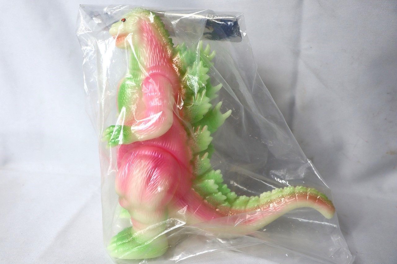 【未開封】 マルサン 世紀の大怪獣 ウルトラQ 蓄光カラフル塗装版 フィギュア ◇マルサン 世紀の大怪獣 夜桜蓄光 ゴジラ ソフビ 未開封