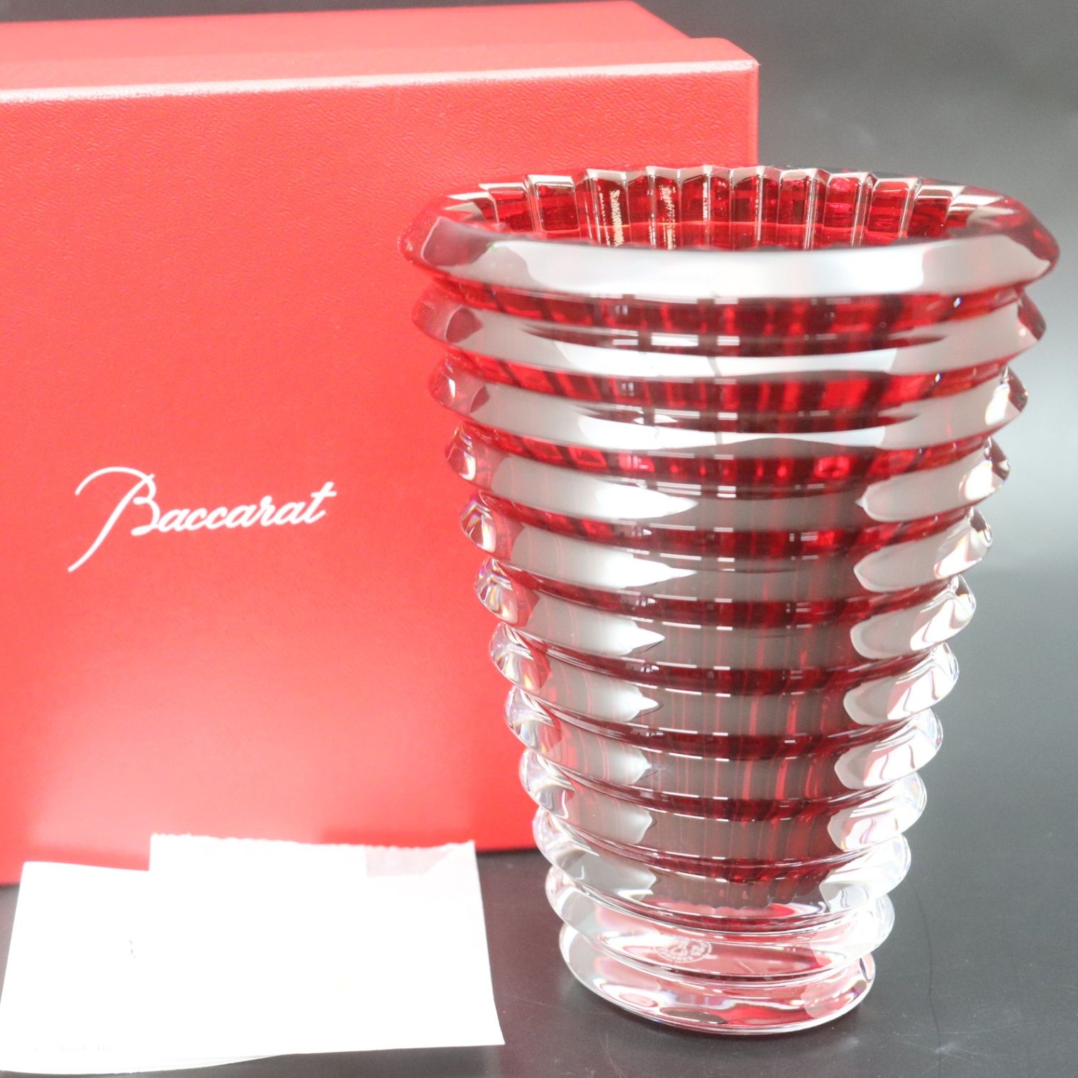 IT6VVCRPH09C 美品 Baccarat バカラ EYE アイ ベース レッド 赤 花瓶 14.5cm Sサイズ クリスタル ガラス ホーム インテリア フランス