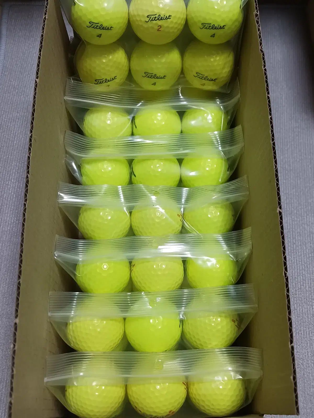 Titleist タイトリスト A レベル グロス イェロー ロストボール 6 区 7 セット 42 ボール