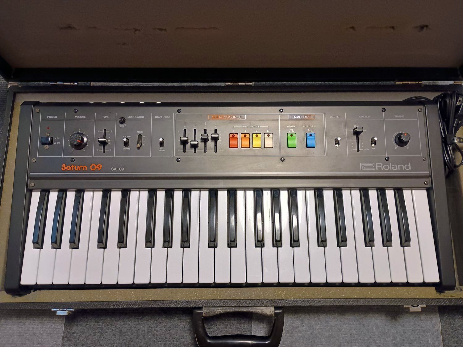 希少品 Roland シンセサイザー Suturn SA-09 ハードケース付 Roland - 希少品 Roland シンセサイザー Suturn SA-09 ハード