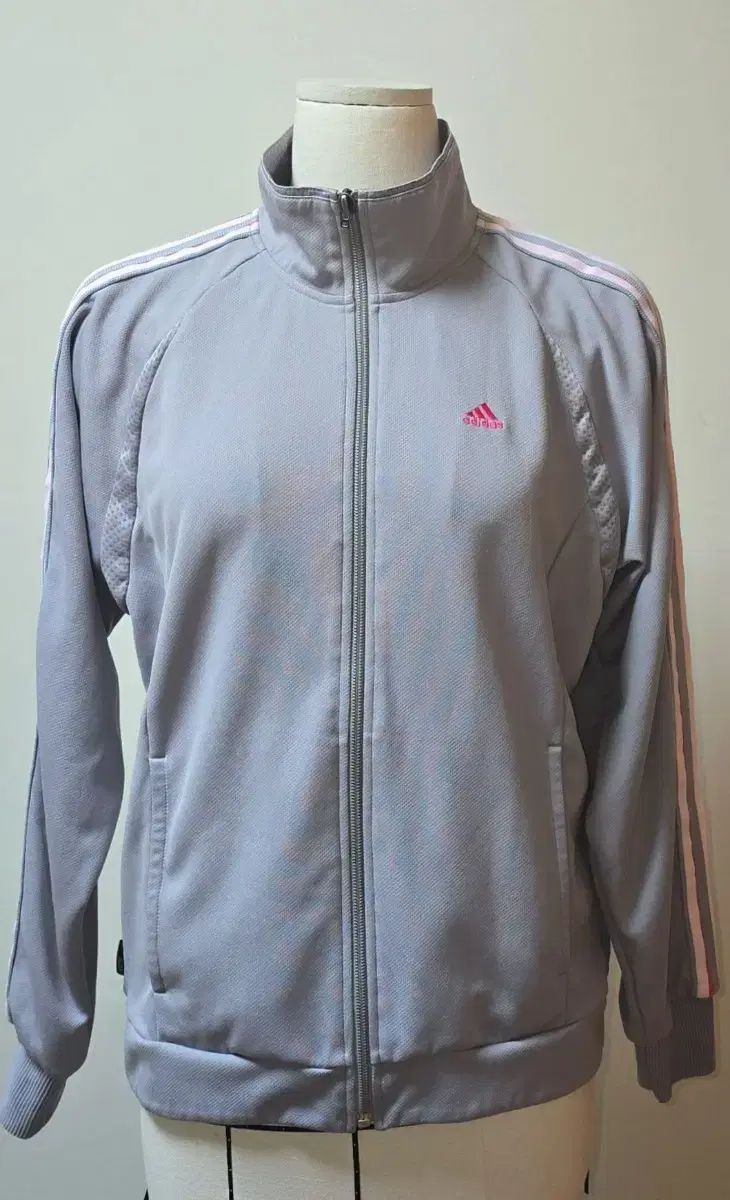 WIS FELINE スポーティーラインセットアップ 韓国 ゴルフウェア スポーティーラインセットアップ – Wis Feline