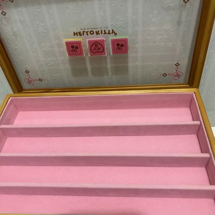 Hello Kitty 木製ジュエリーBOX デラックス 1 9 9 8 - メルカリ