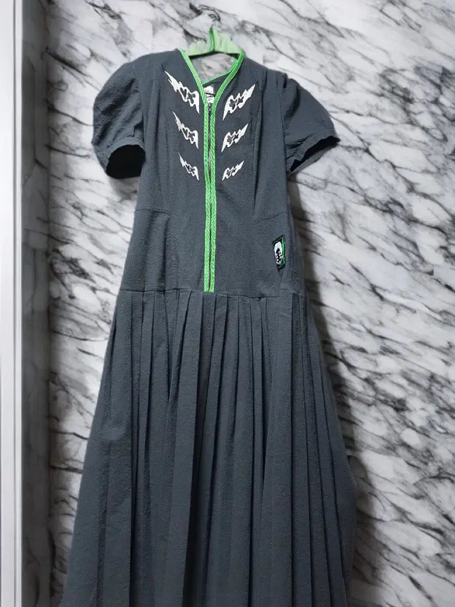 マンジ man g プリーツ ONE PIECE ブラック