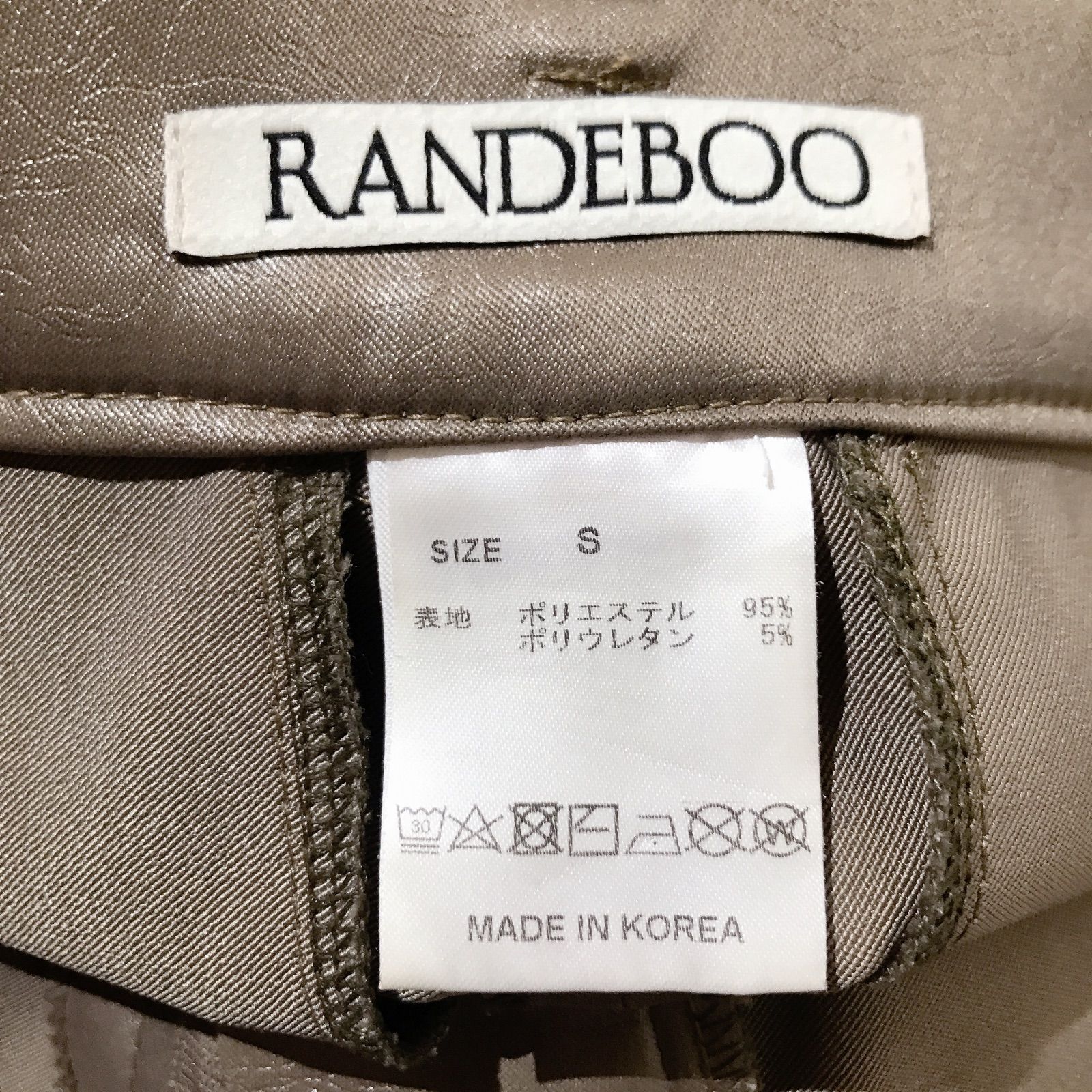 美品】RANDEBOO ランデブー ハーフパンツ レザー風 カーキ 光沢