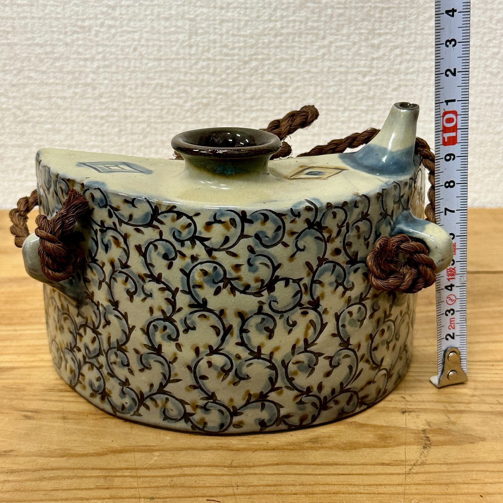 古琉球　沖縄　壺屋焼　やちむん　獣面　在銘　陶器製　抱瓶　三日月型酒器 古作品】古琉球 沖縄 壺屋焼 やちむん 獣面 無銘 陶器製 抱瓶