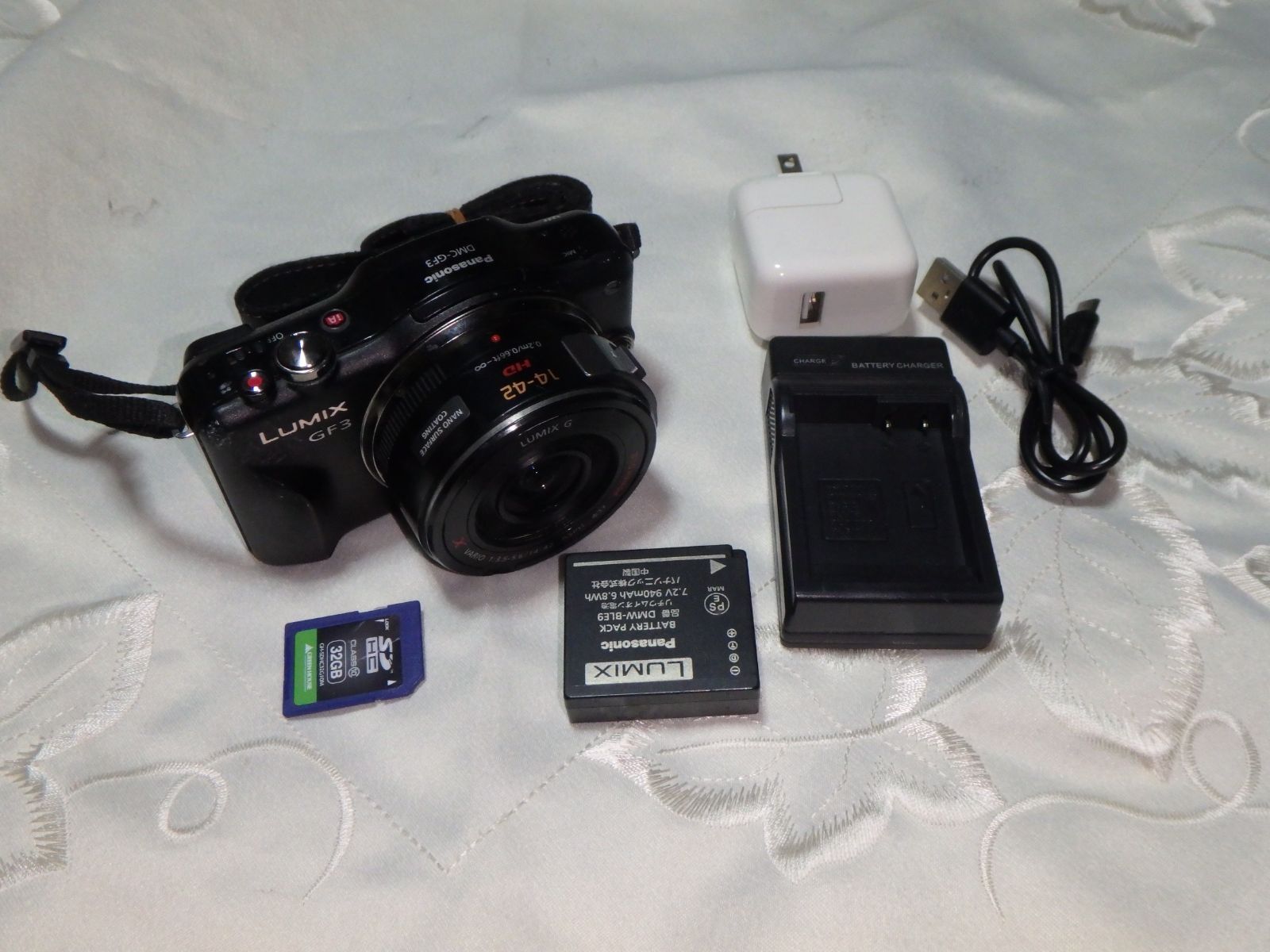 送料無料 ミラーレス一眼 PANASONIC DMC-GF3 14-42mm オリンパスレンズ