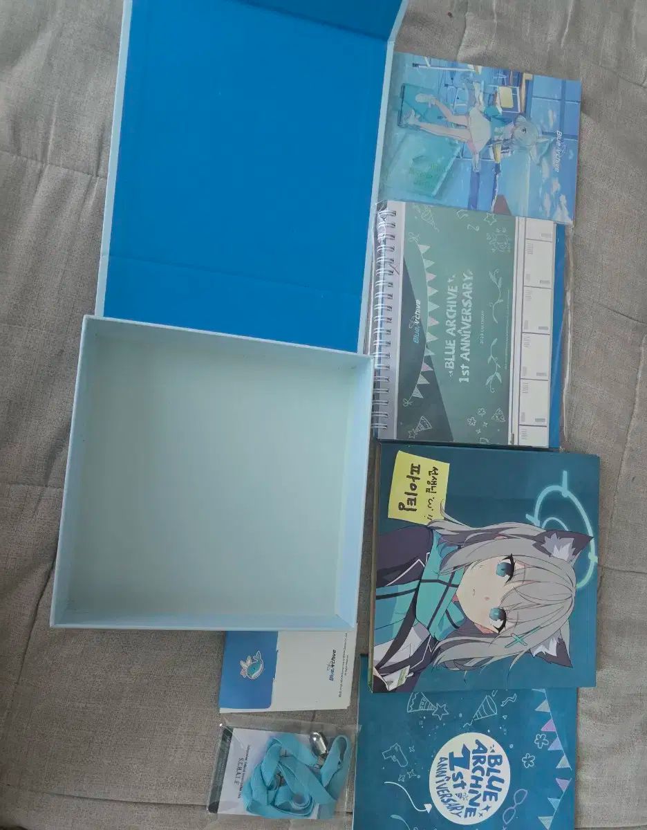 Amazon.co.jp: Blue Archive 1st Anniversary Tribute Fan Book ブルー