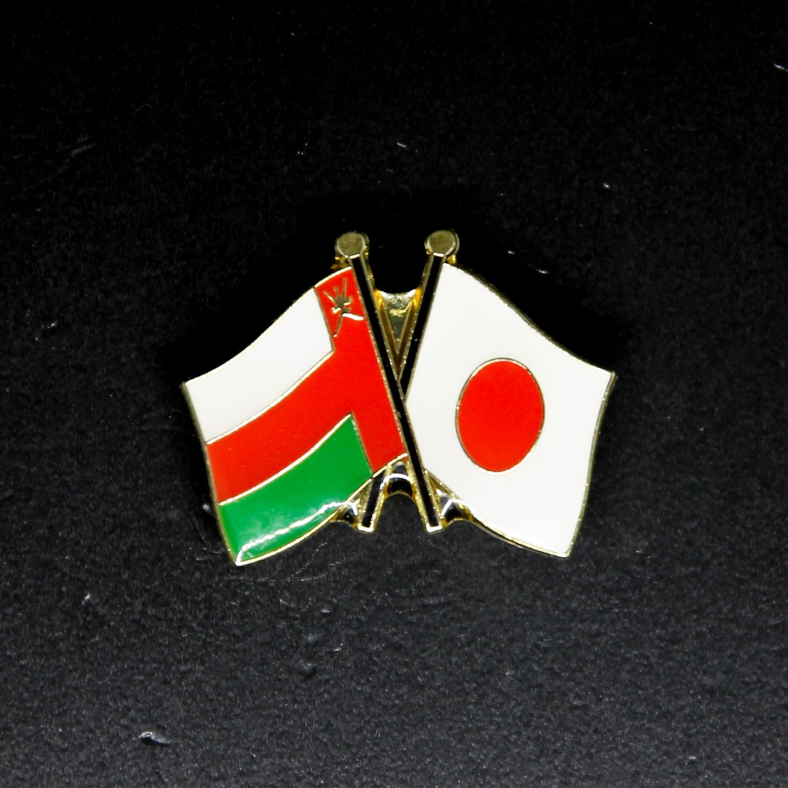 オマーンピンバッジ オマーン国旗友好ピンバッジ（オマーン×日本） - メルカリ