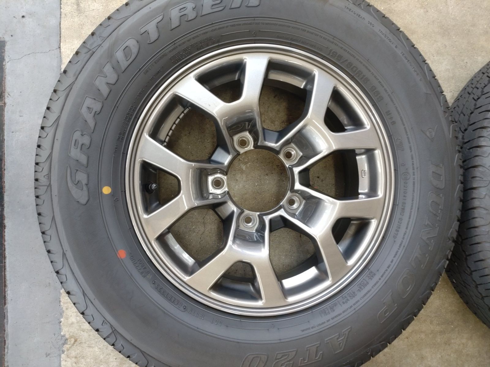 美品】 JB74 スズキ ジムニーシエラ 純正ホイール 15インチ 5.5J