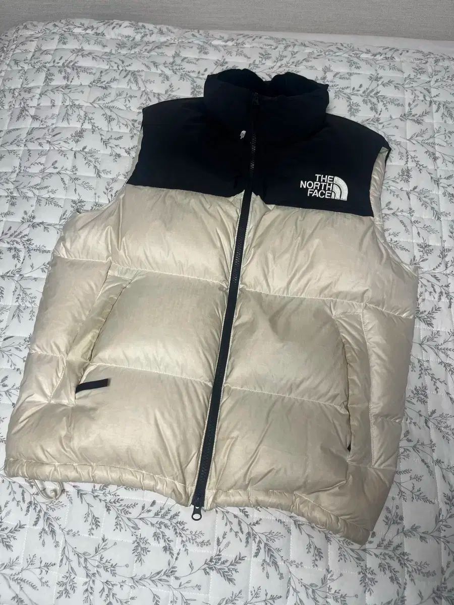 THE NORTH FACE ザノースフェイス ベスト ダウンジャケット クリーム