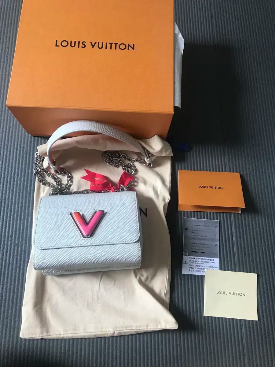 Louis Vuitton ルイヴィトン ツイスト pm クロスバッグ