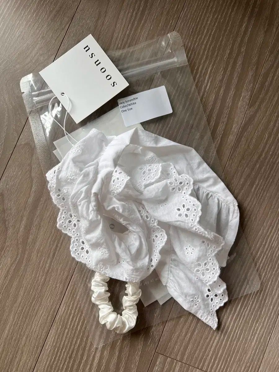 【雷市場（ポンジャン）商品韓国直送】新品 純粋な soonsu レーススクランチ Lacy Scrunchie