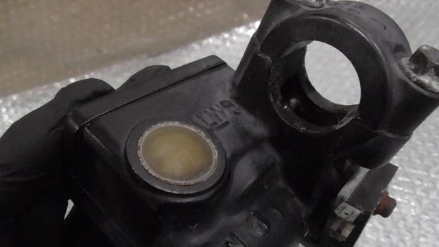 マスターシリンダー