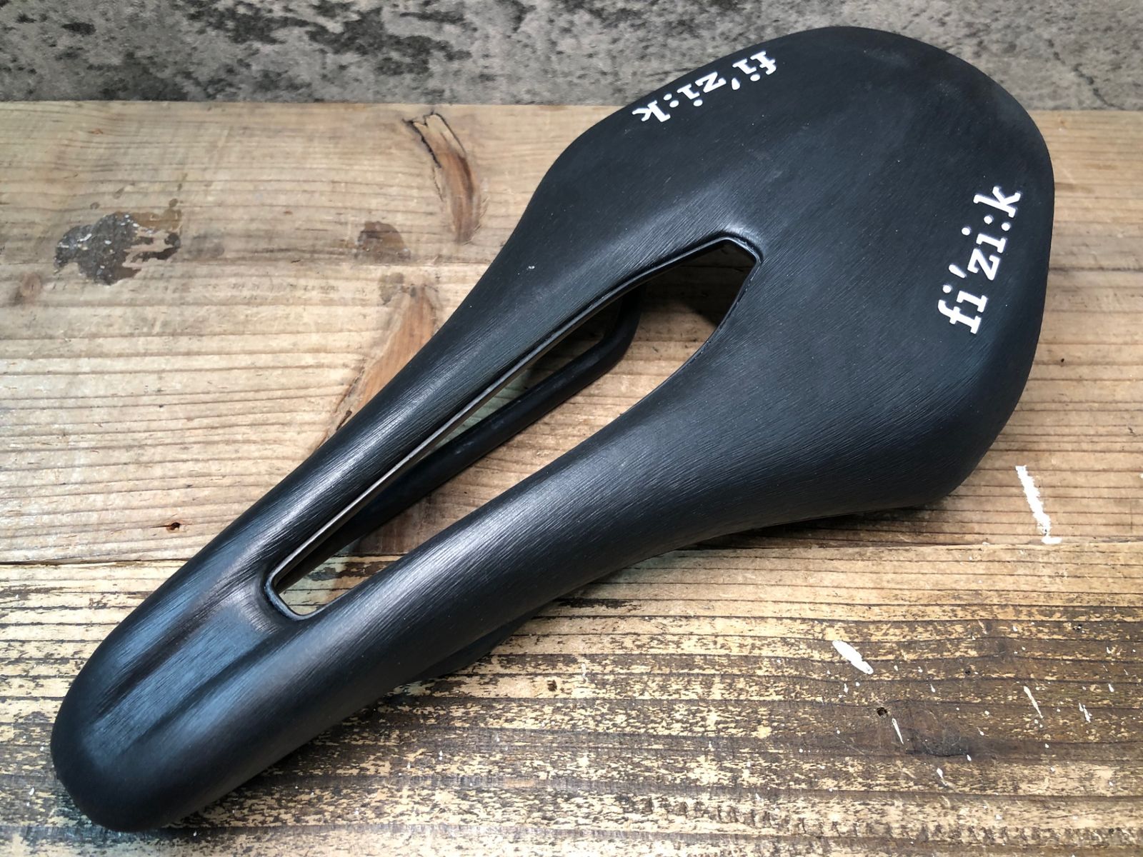 JB741 フィジーク fizik ヴェント Vento ARGO 00 Mobius カーボン