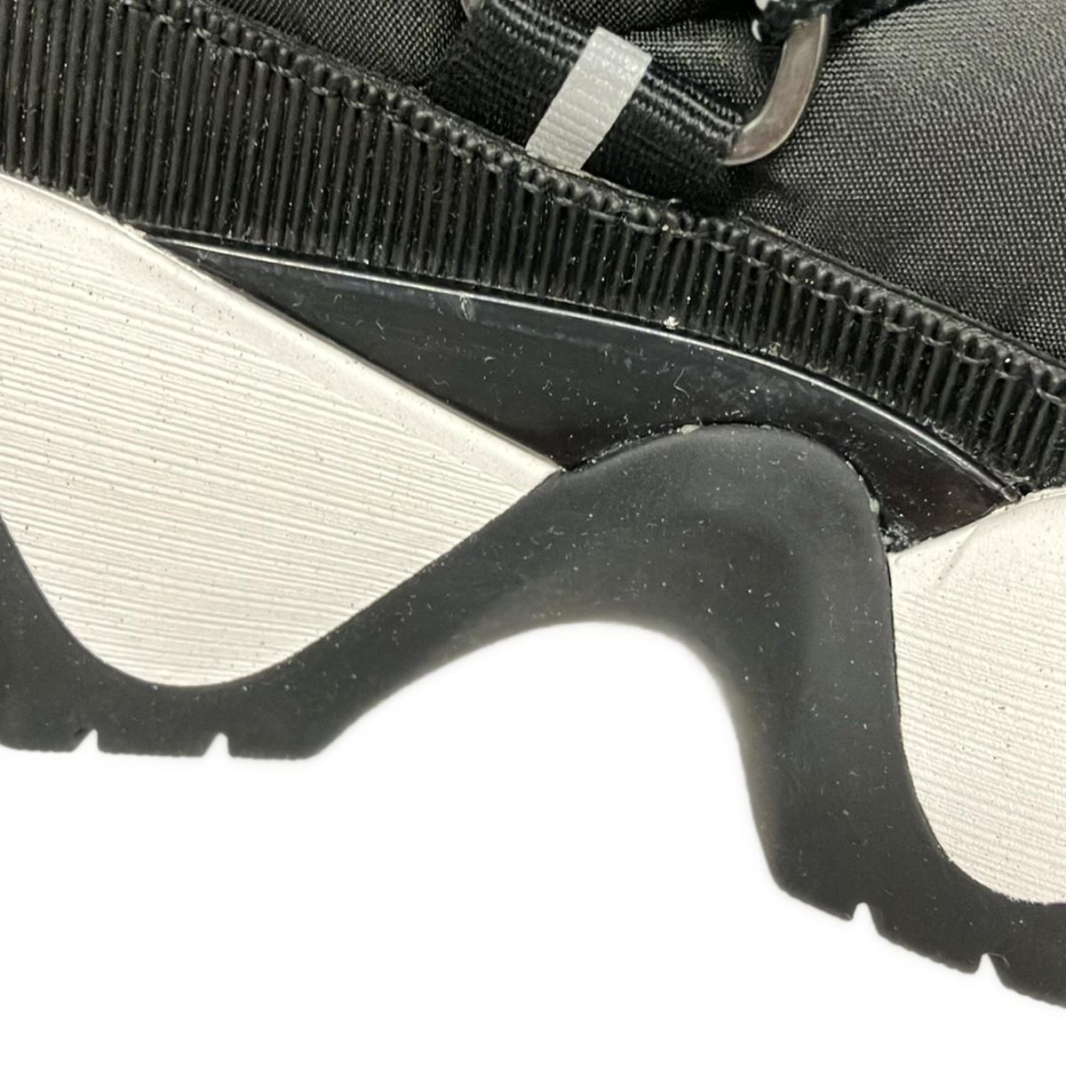 - 黒×ライトグレー