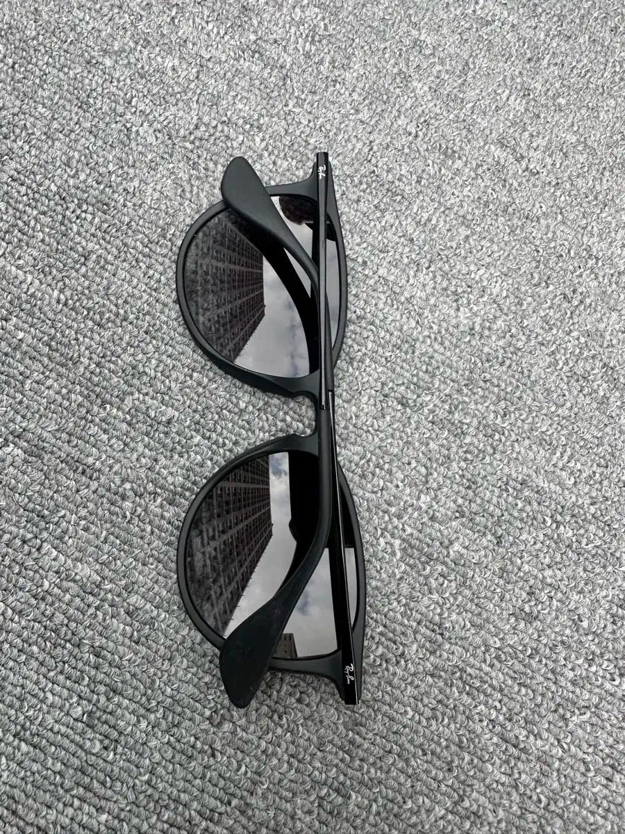 Ray-Ban
