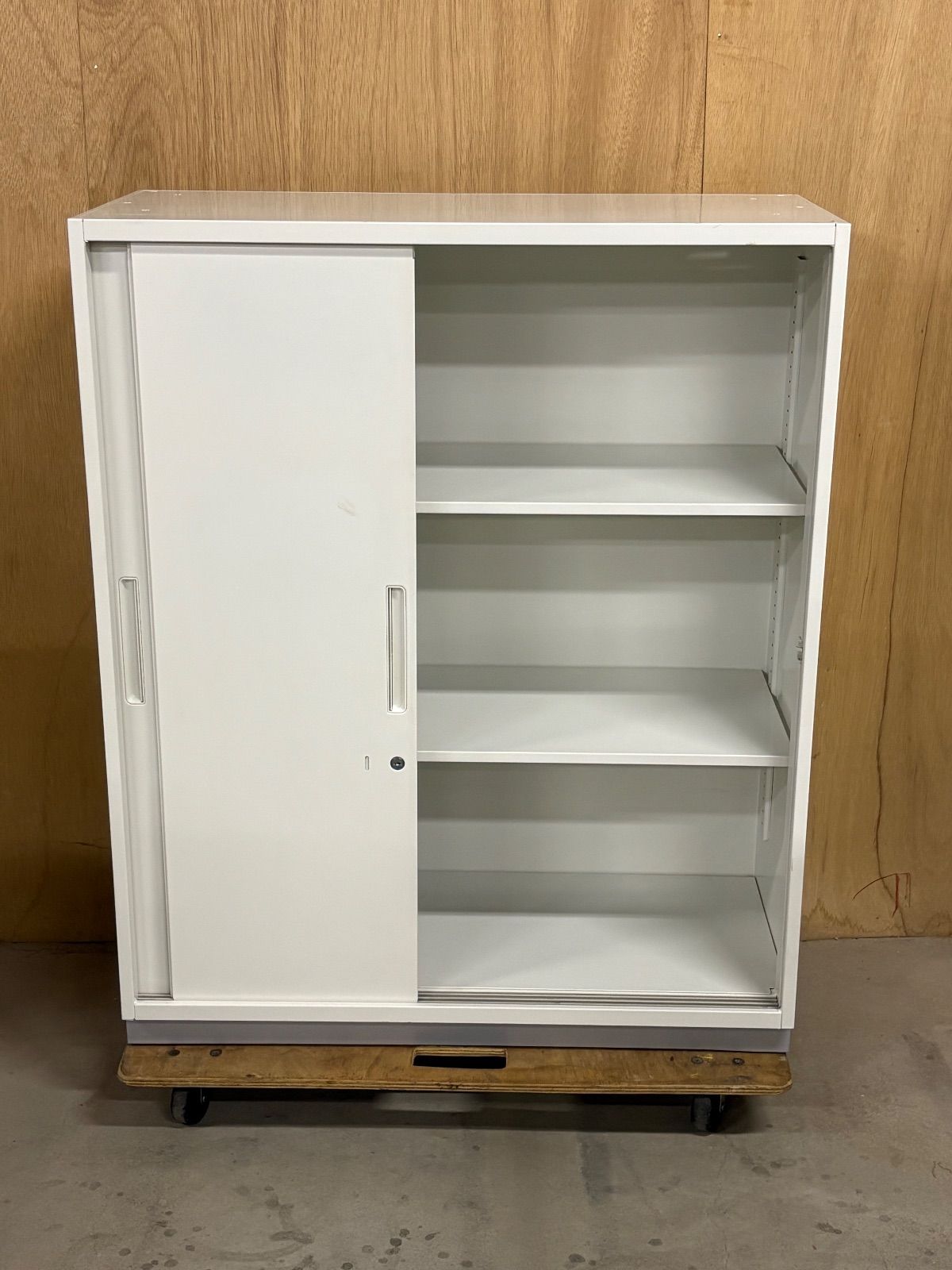 GK106 山口県下松市 引違書庫 プラス 幅90cm 奥40cm 高110.5cm L6-A105SS ベース付き MARWIL-DEMENAGEMENTS_CH