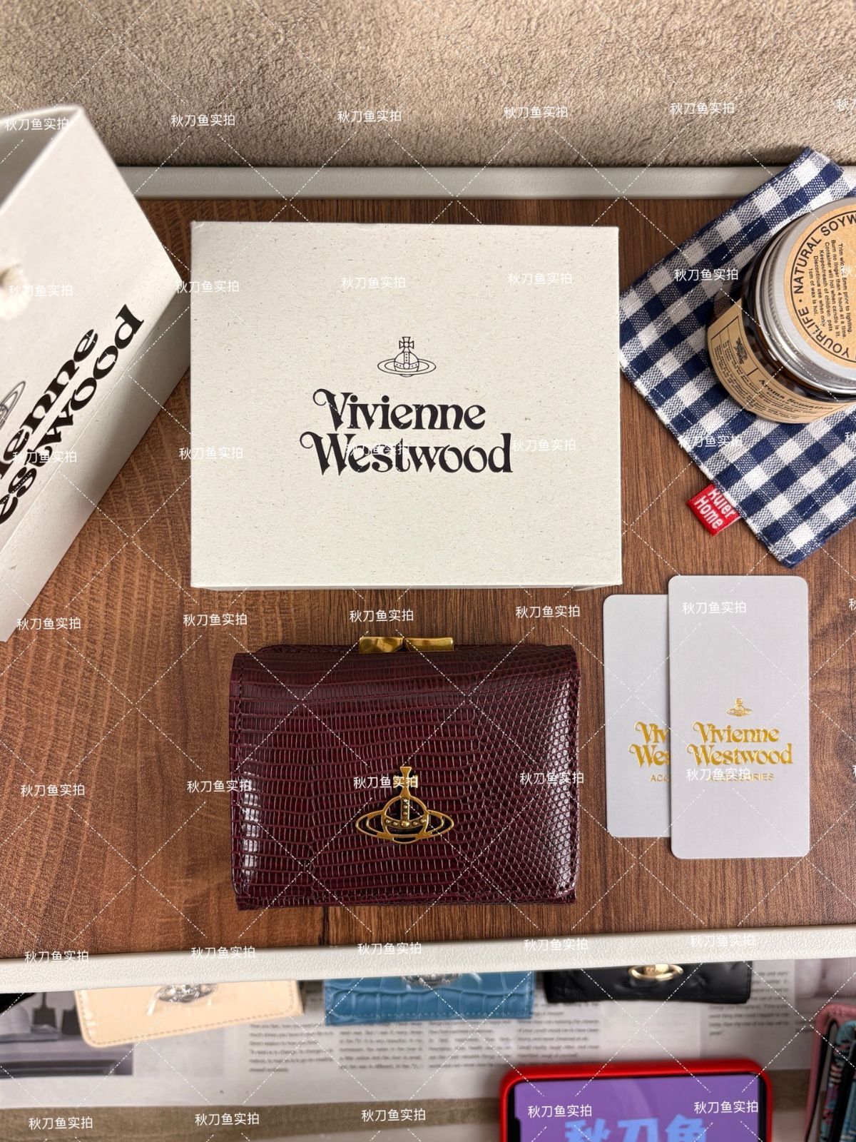 COOL Vivienne Westwood ゴールドロゴ トカゲ柄3-in-1 ウォレット ワインレッドロゴトカゲ柄3-in-1ウォレット
