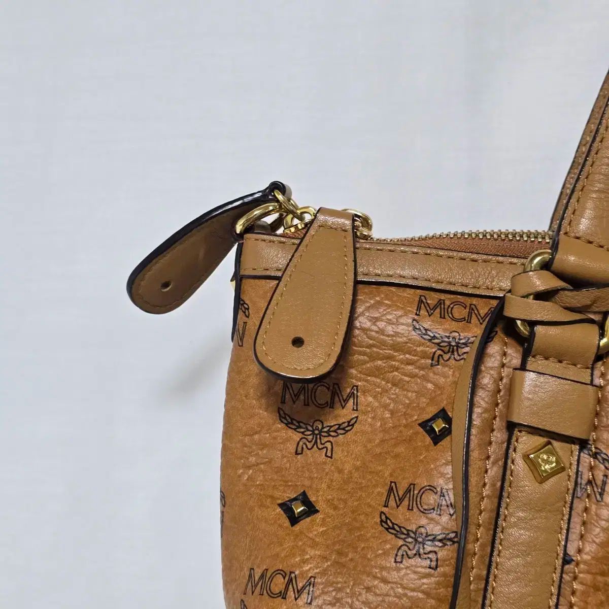 ✨MCM✨エムシーエム✨ヴィセトス✨ブラウン✨ショルダーバッグ✨ MCM MCM(エム シー エム) ヴィセトス ショルダーバッグ ブラウン