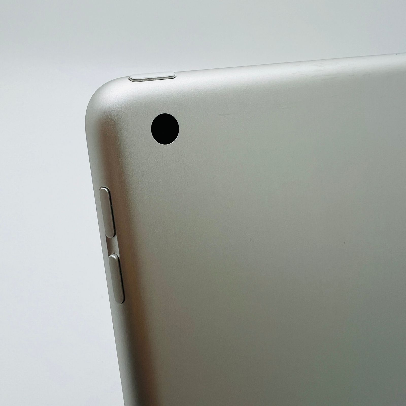 Apple iPad 10.2インチ 第9世代 Wi-Fi 64GB MK2L3J|A シルバー 動作 済み CHRISTIANNAURATH_COM_BR