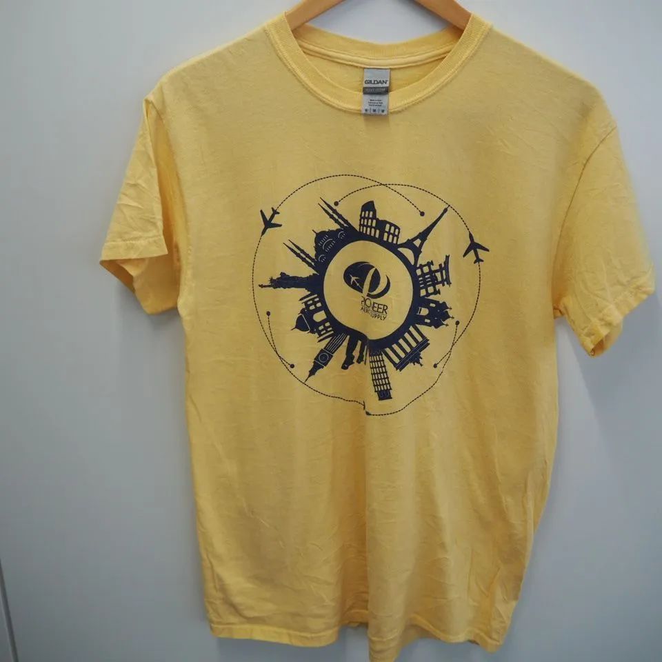 (アメリカ古着)ギルダン GILDAN Tシャツ フロントプリントロゴ イエロー M