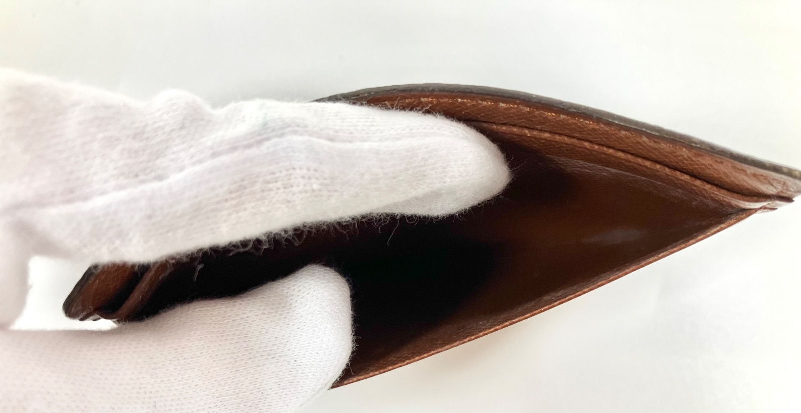 モノグラム柄 ポルトフォイユ