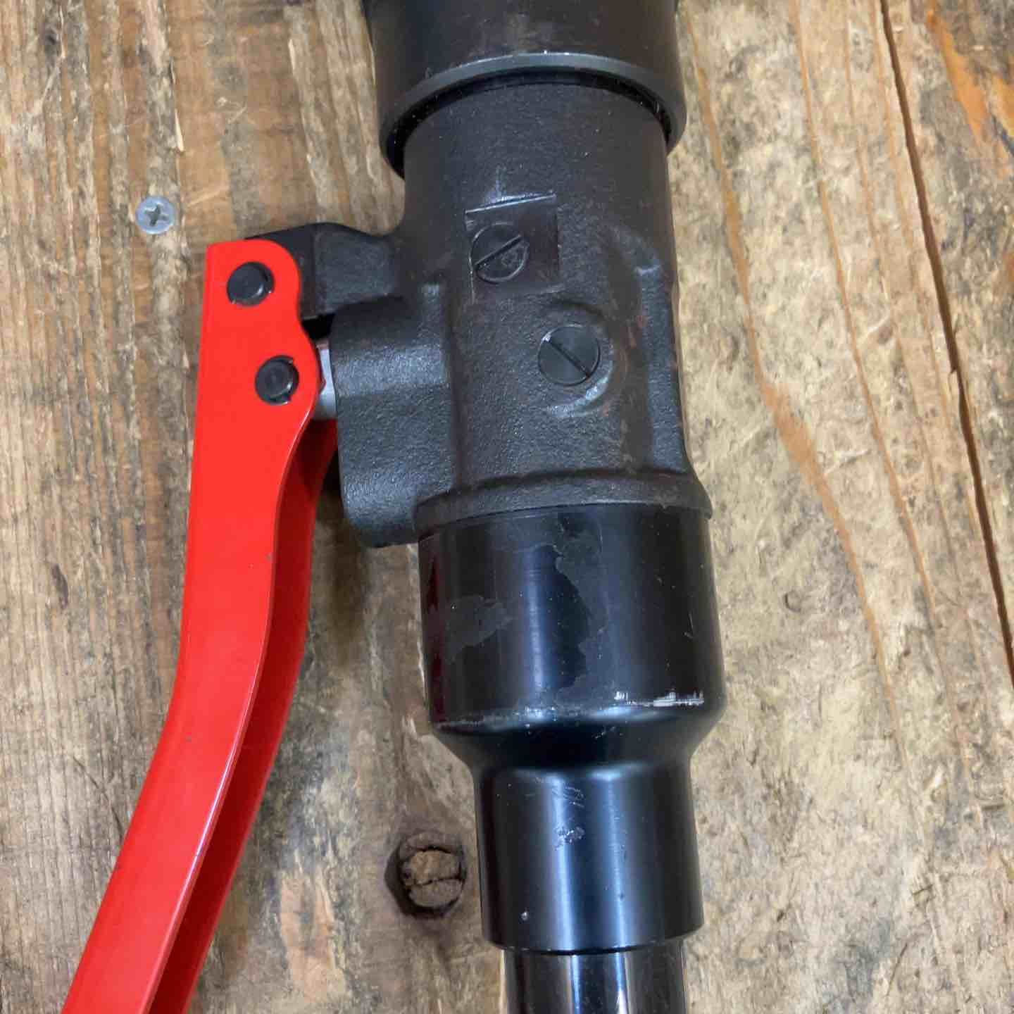 泉精器(IZUMI) 手動油圧式圧着工具 9H-60【所沢店】 手動油圧式