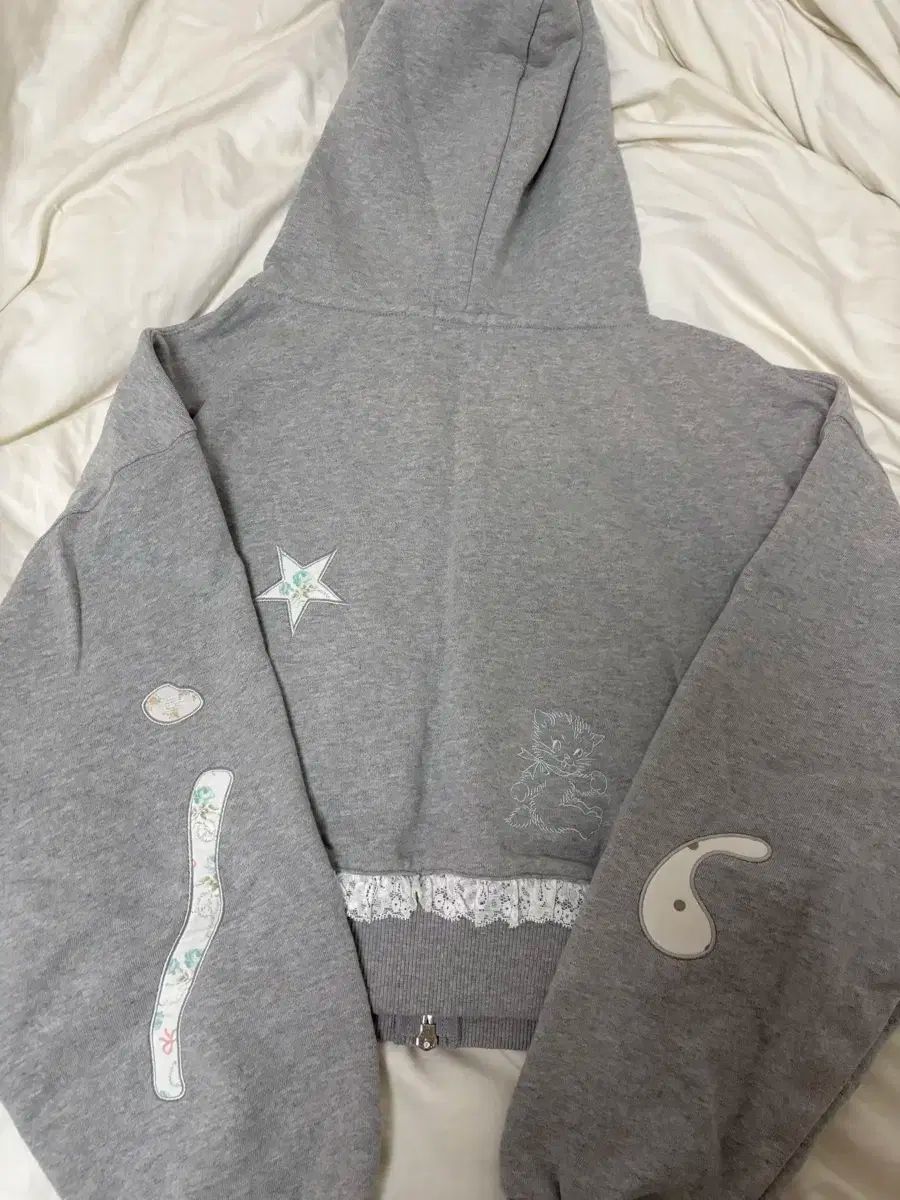 JOLIE LAIDE フードジップアップ LUCY ルシ アプリケ フードジップアップ WWW_MORNINGWALKER_COM