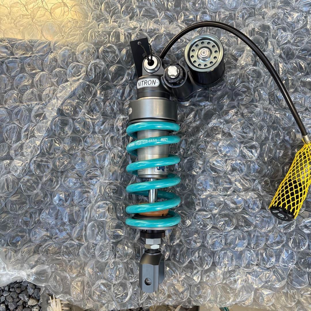kawasaki zh2用 NITRON リアショックアブソーバー 完全 です