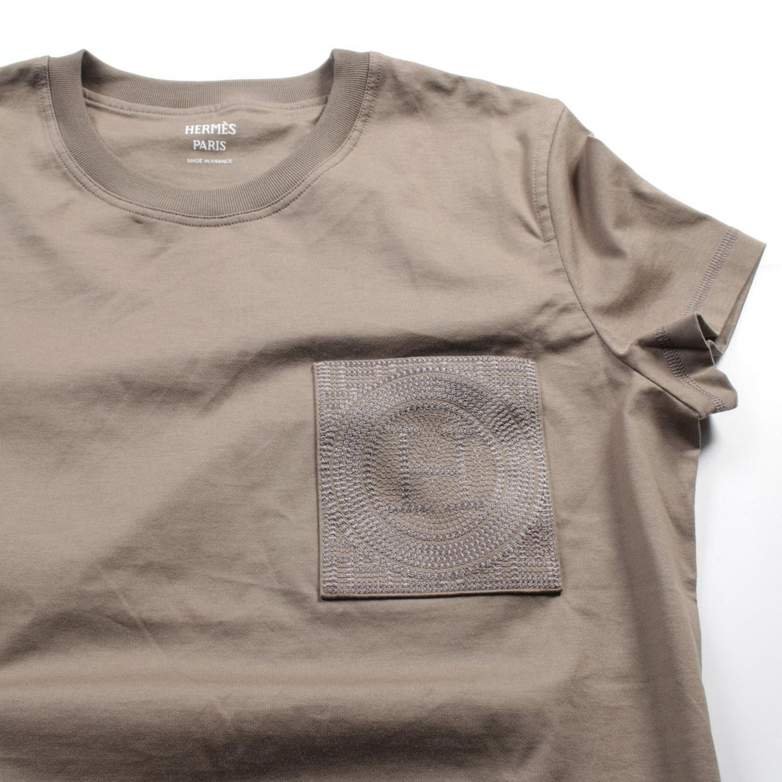 HERMES - エルメス HERMES モザイク刺繍パッチポケット カットソー 衣料品 トップス コットン レディース ブラウン系 4H4615DA 【中古】 エルメス HERMES カットソー モザイク刺繍パッチポケット 4H4615DA