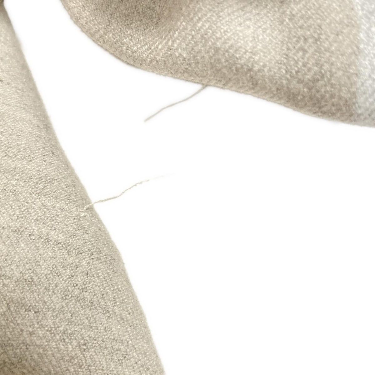 - ライトグレー