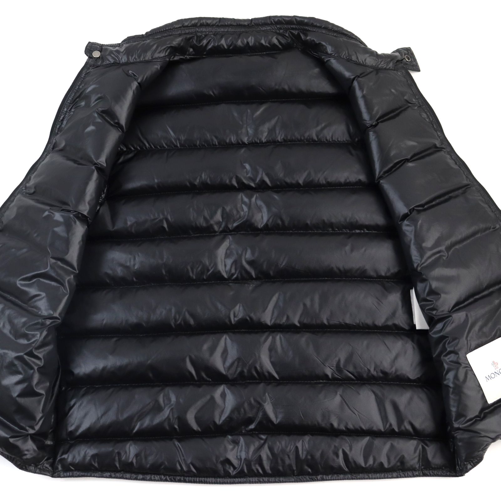 MONCLER/モンクレール GUI GILET ロゴワッペン付き WZIP 黒何年か前です