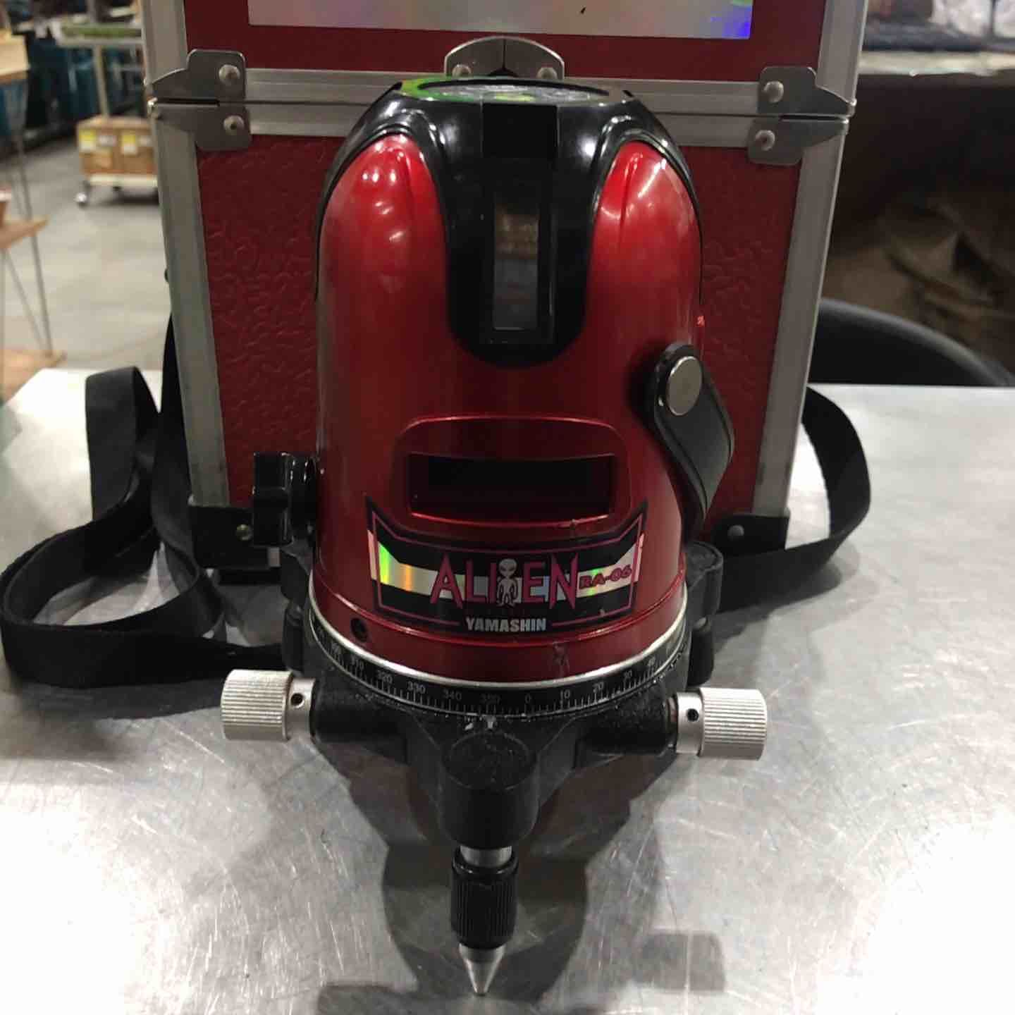 レーザー墨出し機