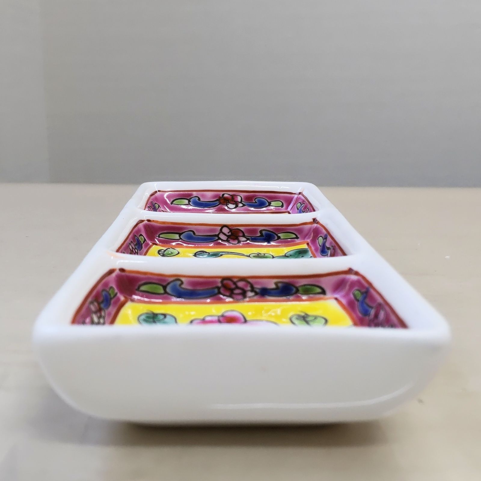 新品 未使用 プラナカン 35Y プラナカン プレート Triple dish (3区切り小皿）ニョニャ