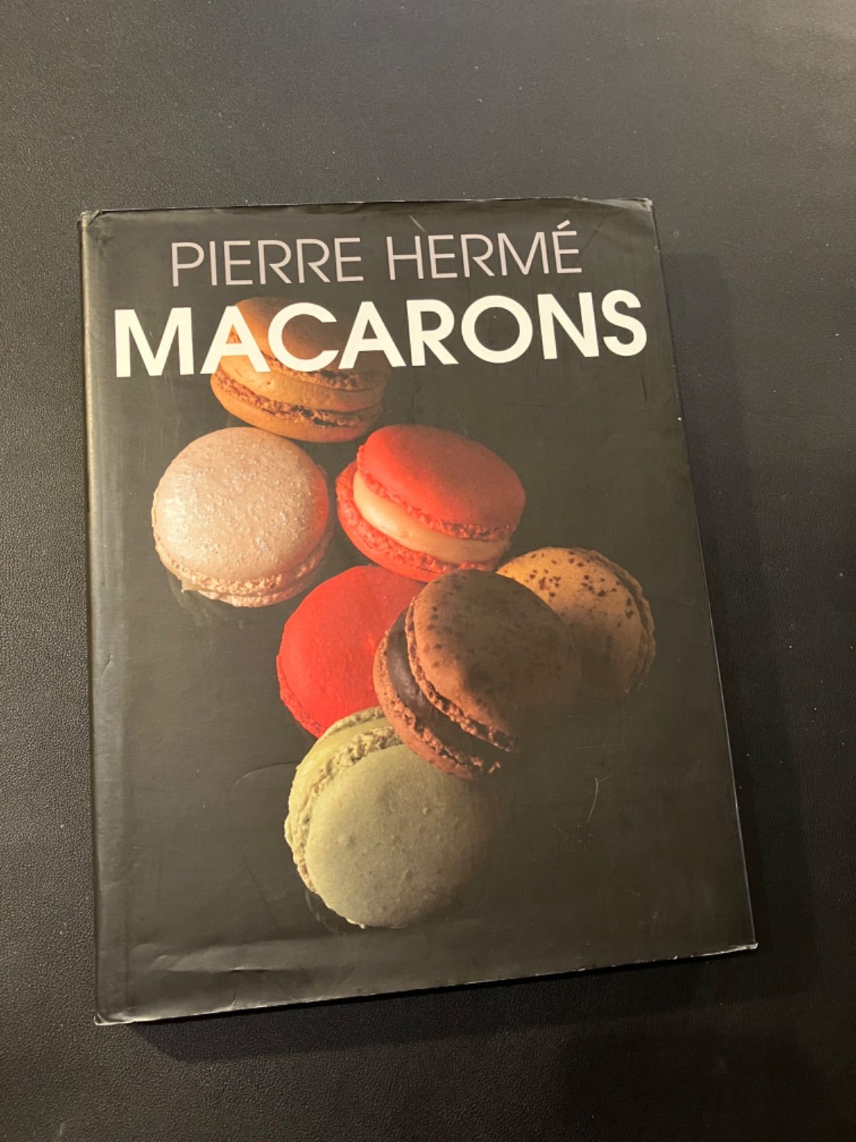 ピエール・エルメ マカロン Pierre Herme Macarons - メルカリ