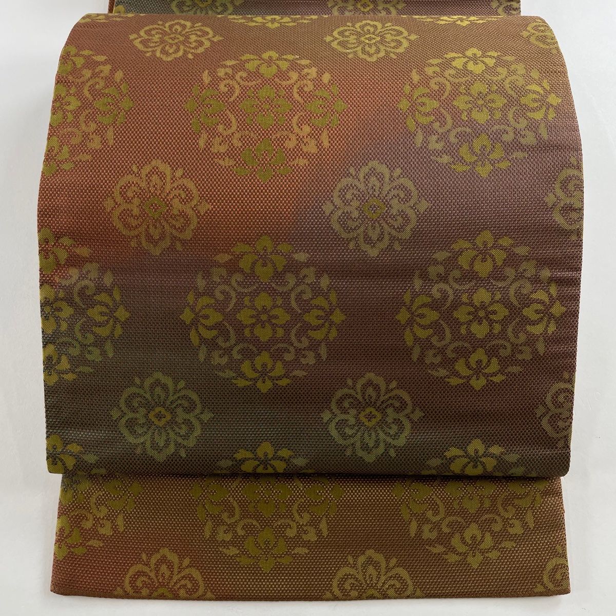 美品　袋帯　刺繍　汕頭　金糸　ワインレッド　たたき染め お買得】【中古】 名古屋帯 リサイクル レディース 正絹 レッド