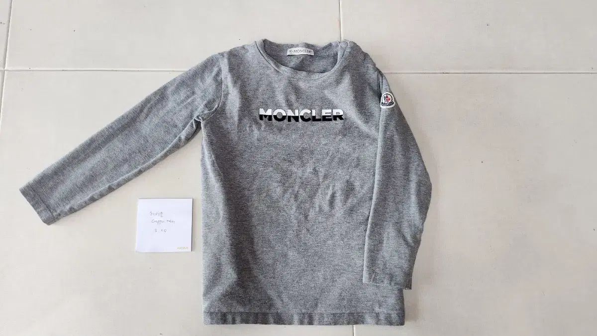 MONCLER(モンクレール) キッズ グレー Tシャツ 3 y
