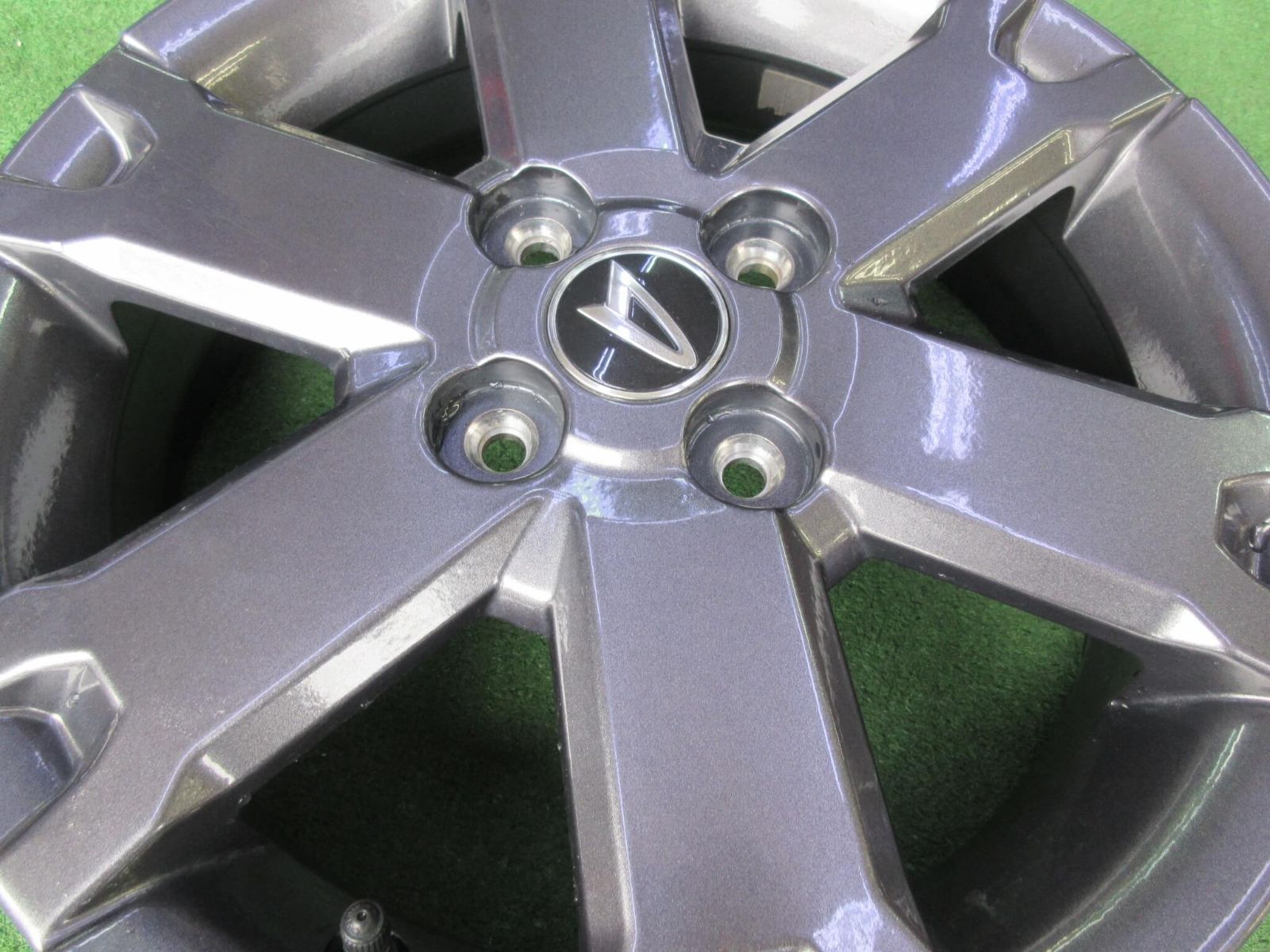 ダイハツ タフト純正ホイール 4.5J-15 4H100 +45 目立った傷も