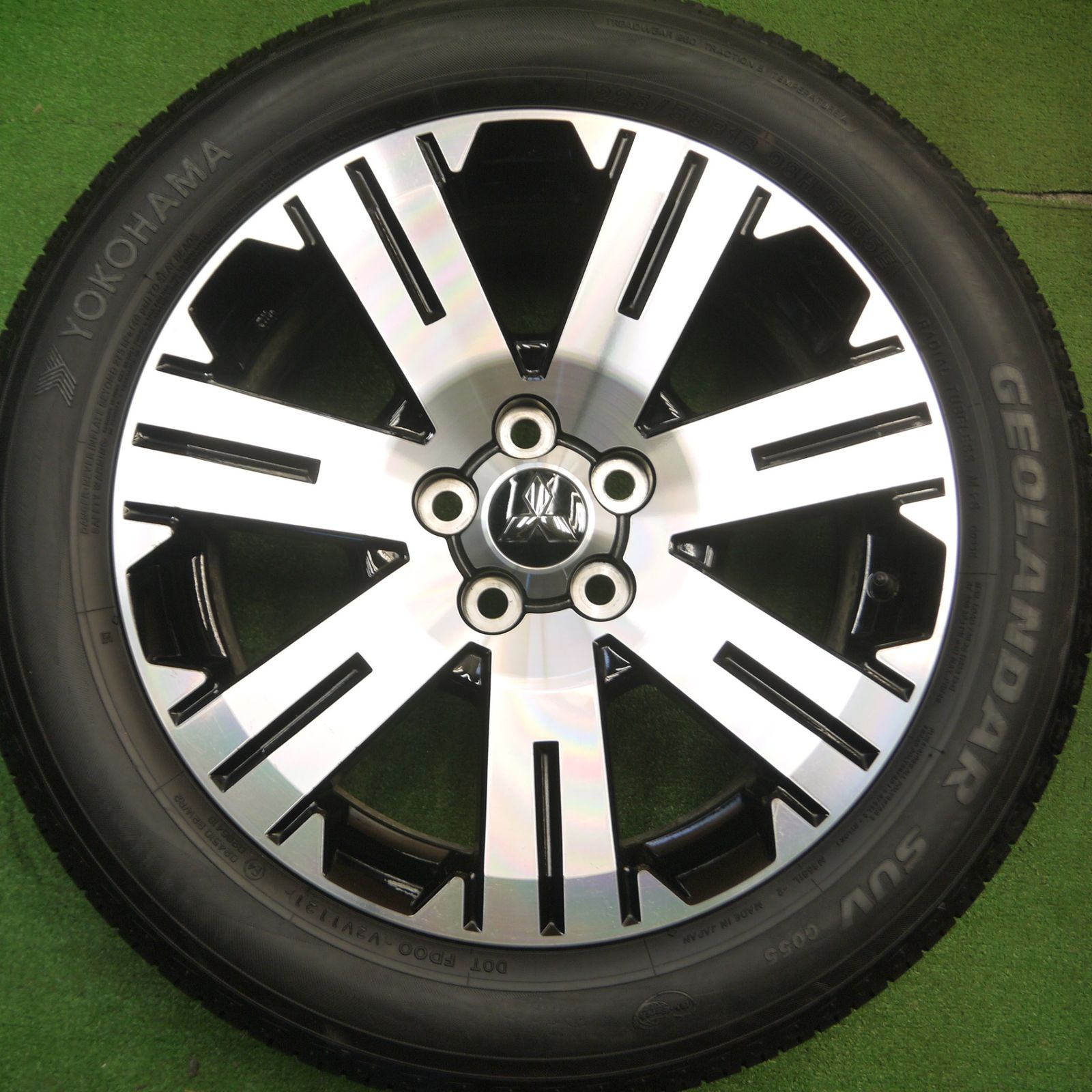 送料無料] ほぼ新車外し 21年三菱 デリカ D:5 純正 225/55R18