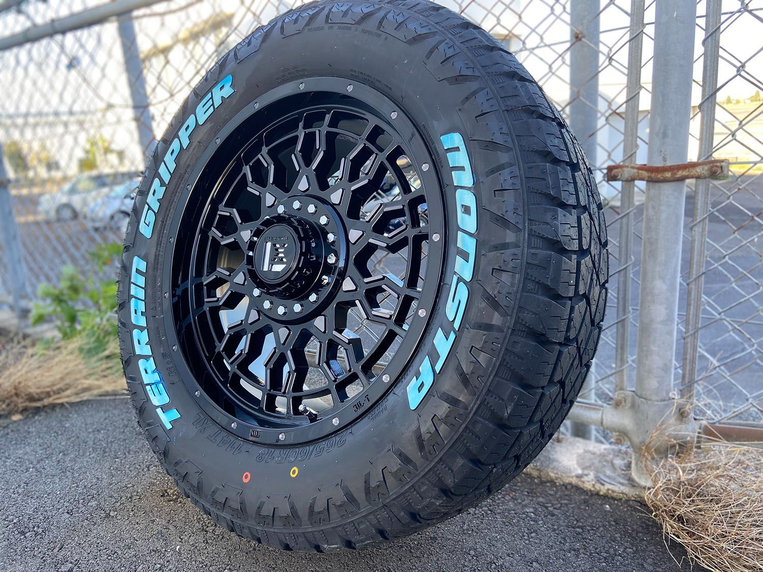 LEXXEL PreDator プレデター JEEP JL JK ラングラー 18インチ MONSTA TERRAIN GRIPPER  285/60R18 285/65R18