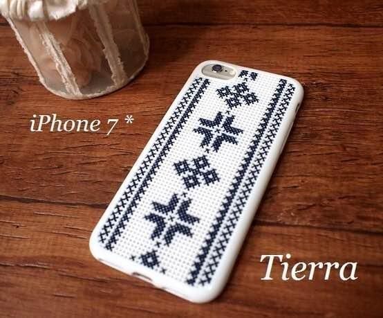 メルカリshops クロスステッチ手刺繍 Iphone７ ８ケース 北欧ネイビー