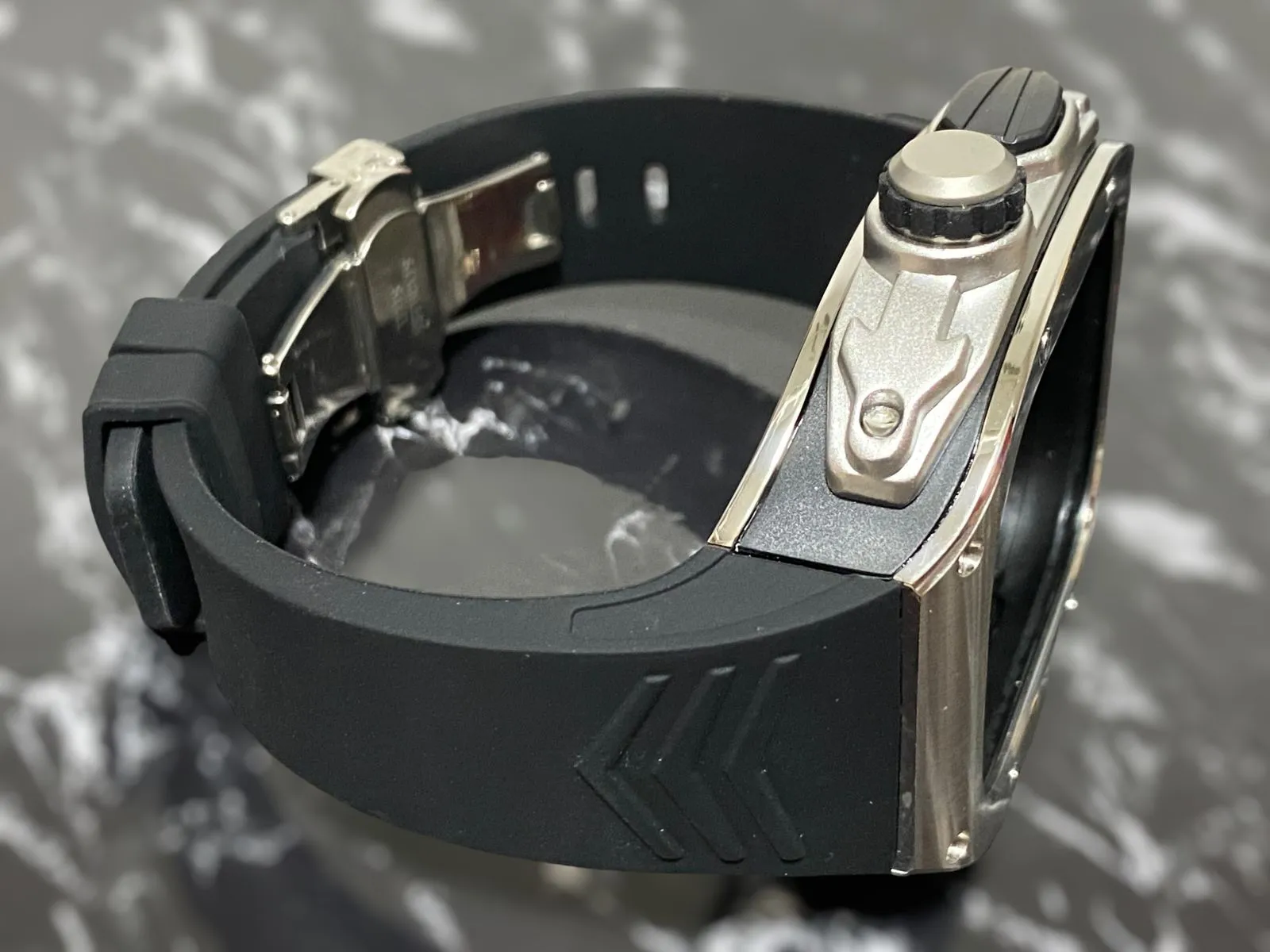 銀黒４9mm apple watch ultra アップルウォッチラバーメタルケース