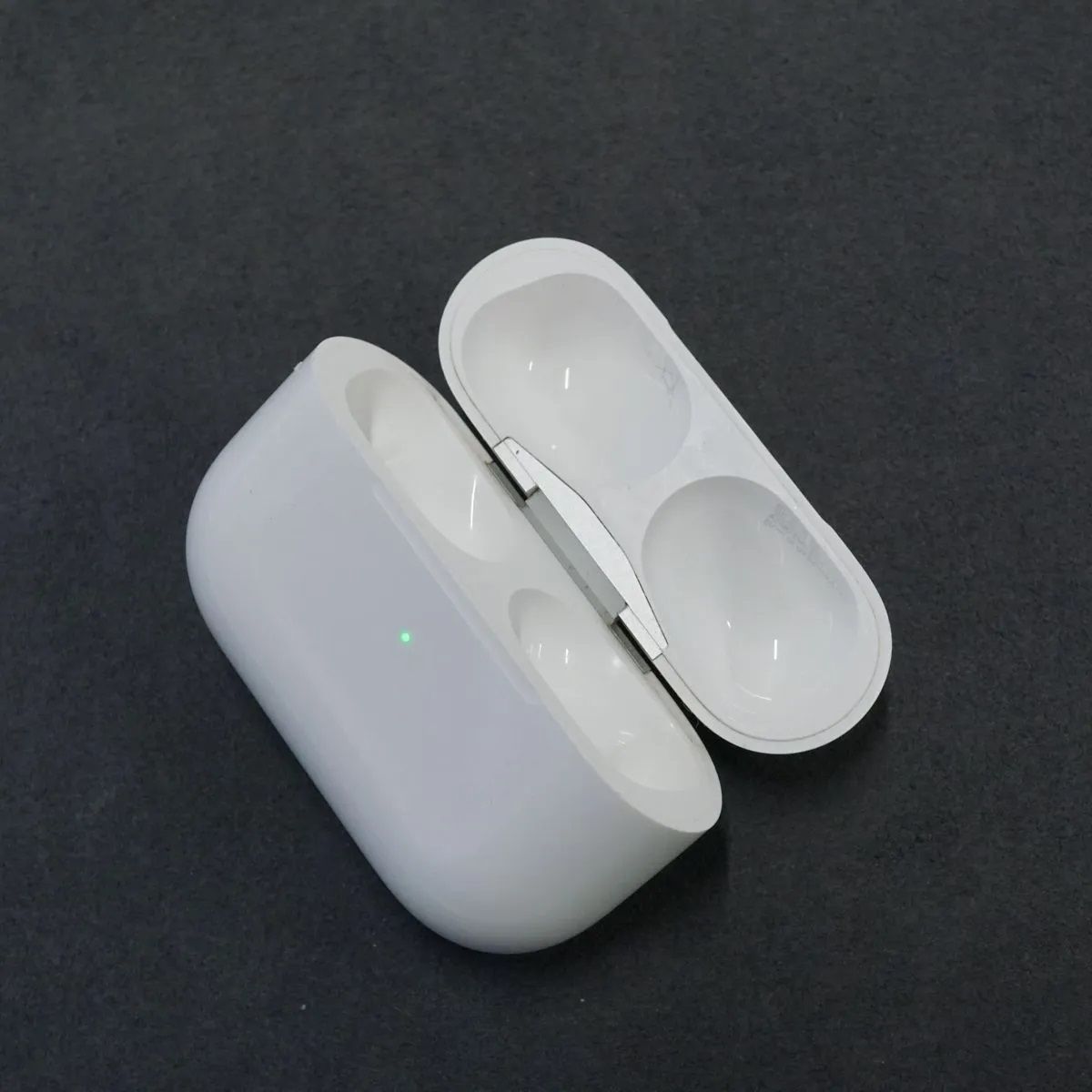 Airpods Pro 充電ケースのみ USED品 純正品 完動品 即日発送 - メルカリ